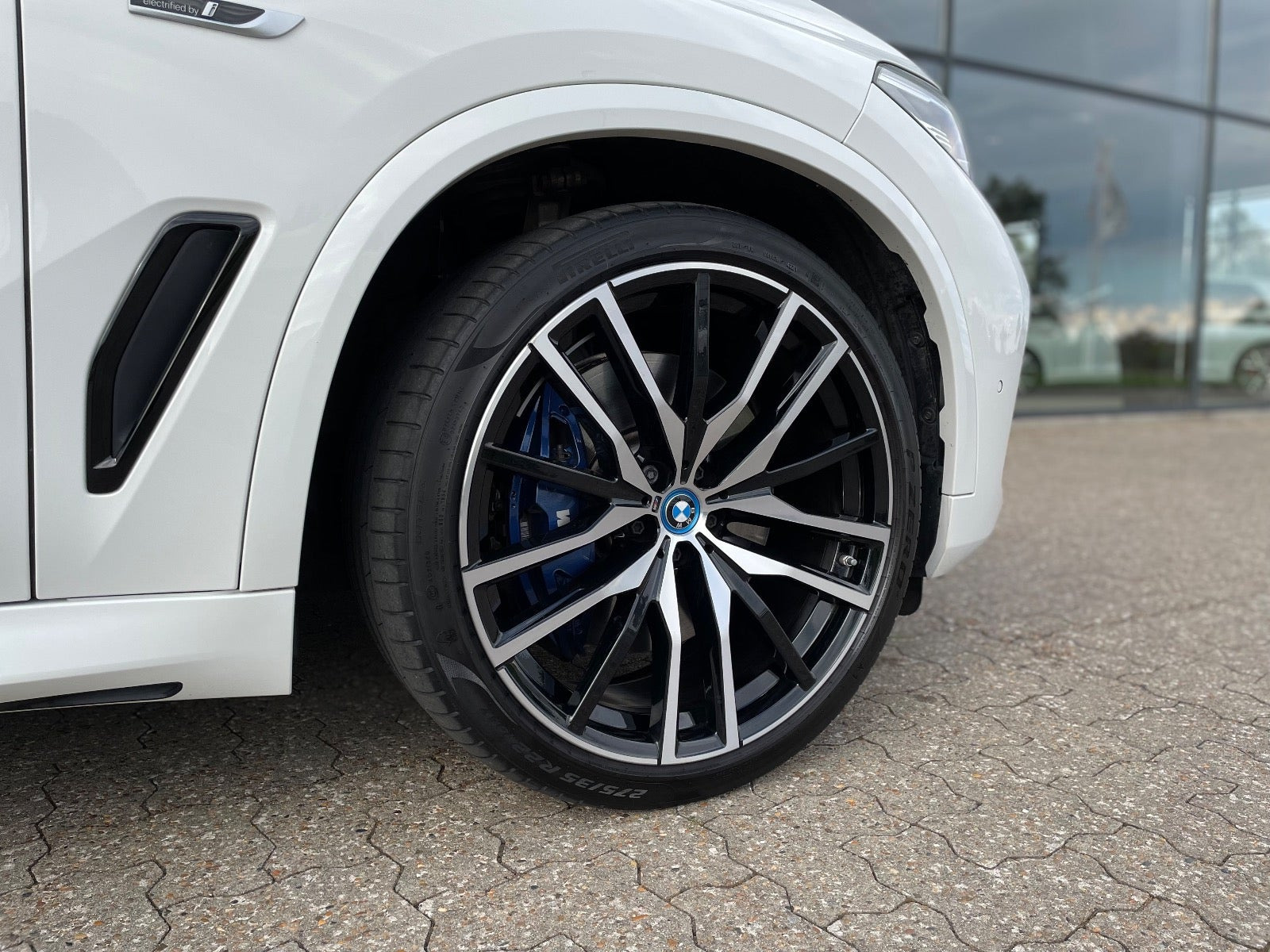Hvid BMW X5 fra 2022