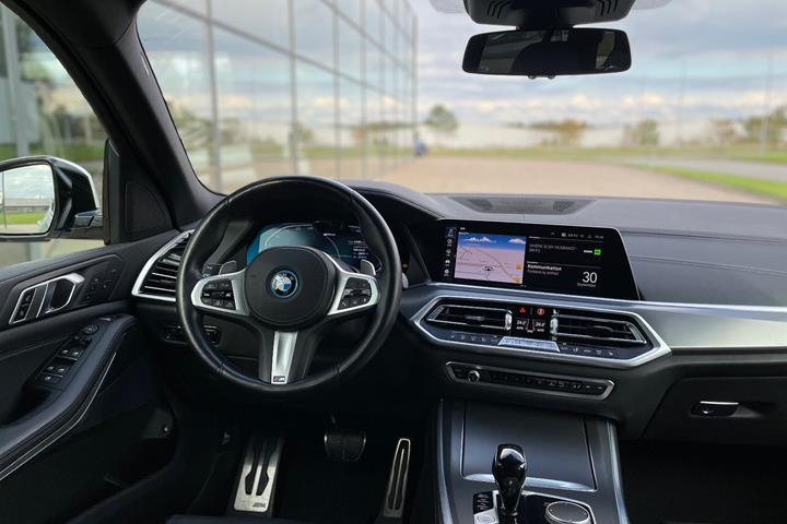 Hvid BMW X5 fra 2022