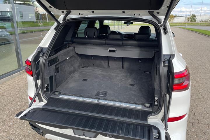 Hvid BMW X5 fra 2022