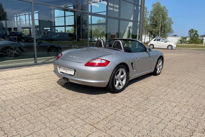 Sølv Porsche Boxster S fra 2006