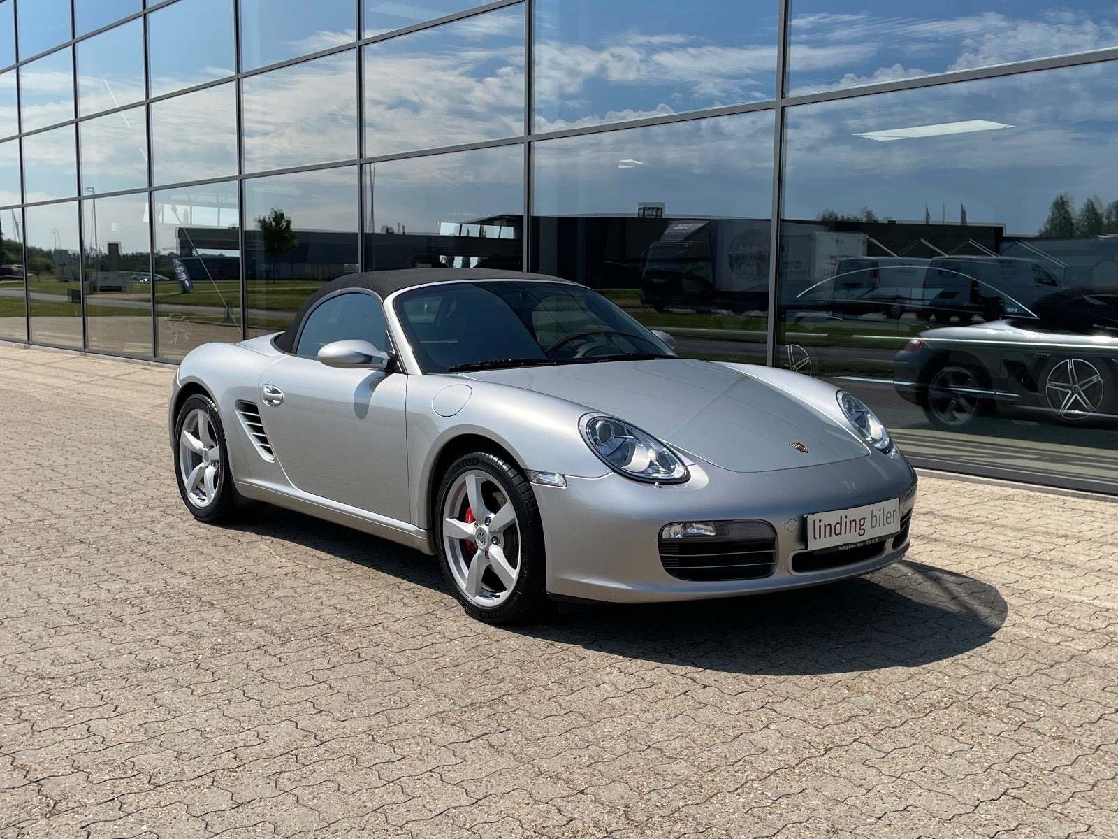 Sølv Porsche Boxster S fra 2006