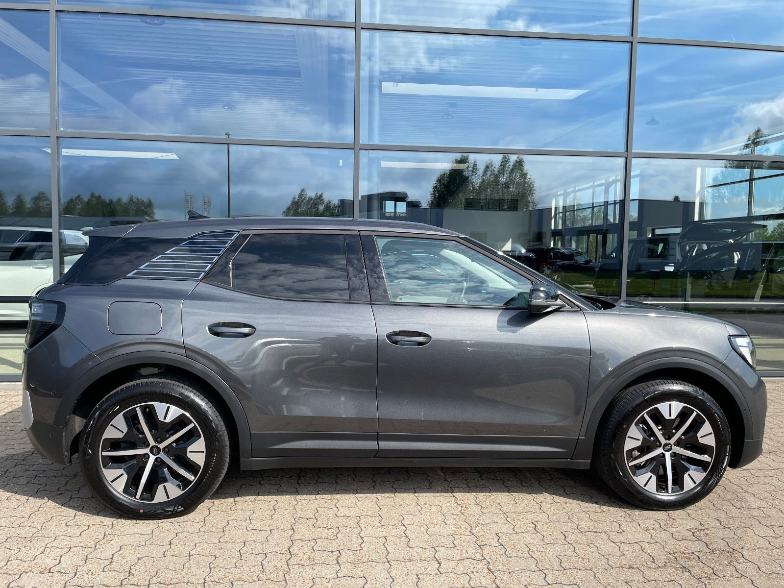 Grå Ford Explorer fra 2025