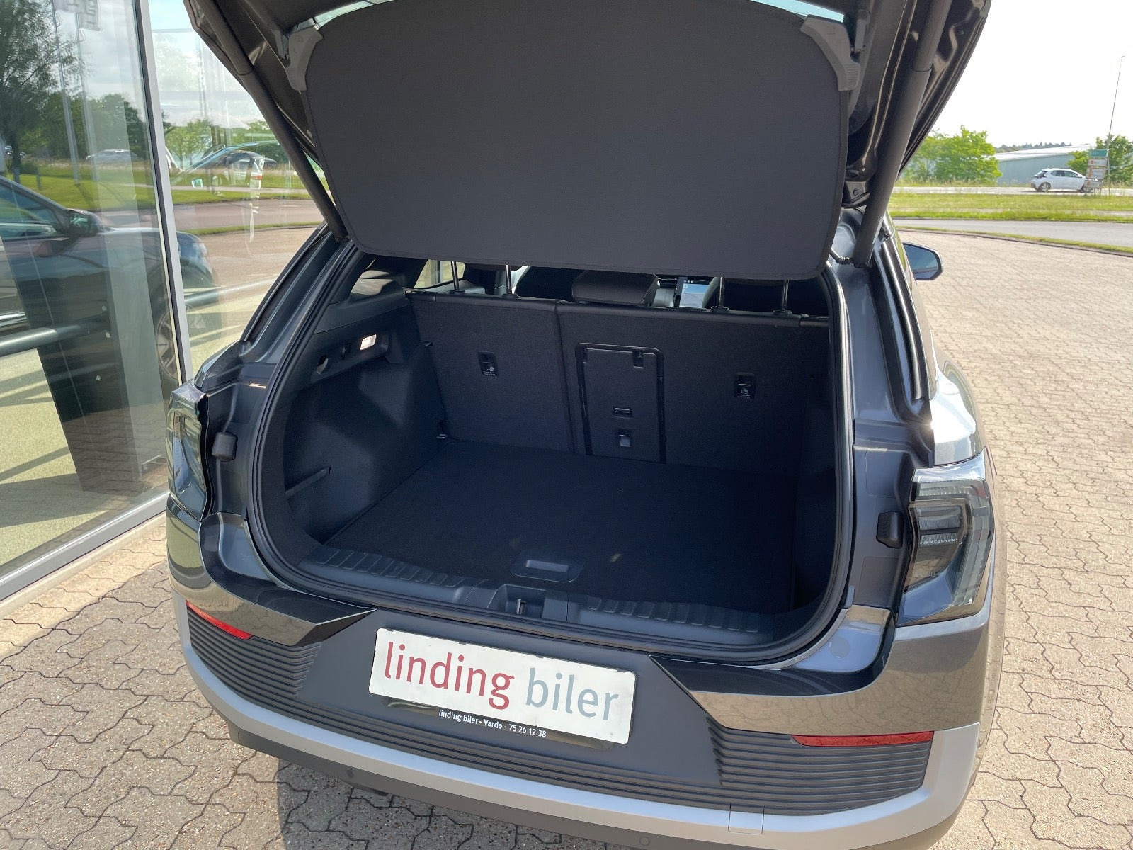 Grå Ford Explorer fra 2025