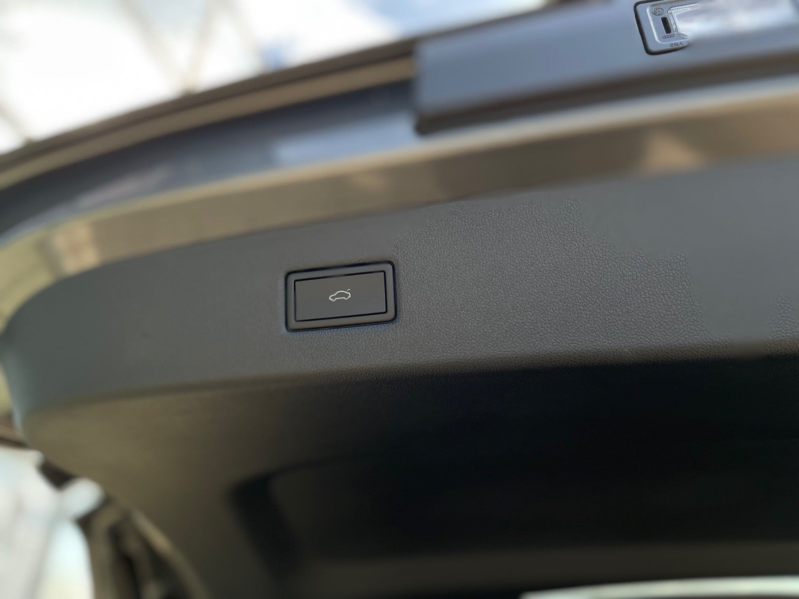 Grå Ford Explorer fra 2025