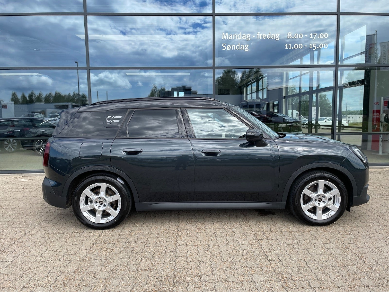 Grå Mini Countryman SE fra 2025
