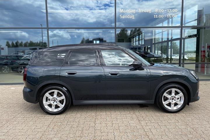 Grå Mini Countryman SE fra 2025