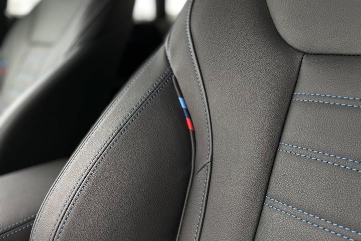 Grå BMW i4 fra 2025