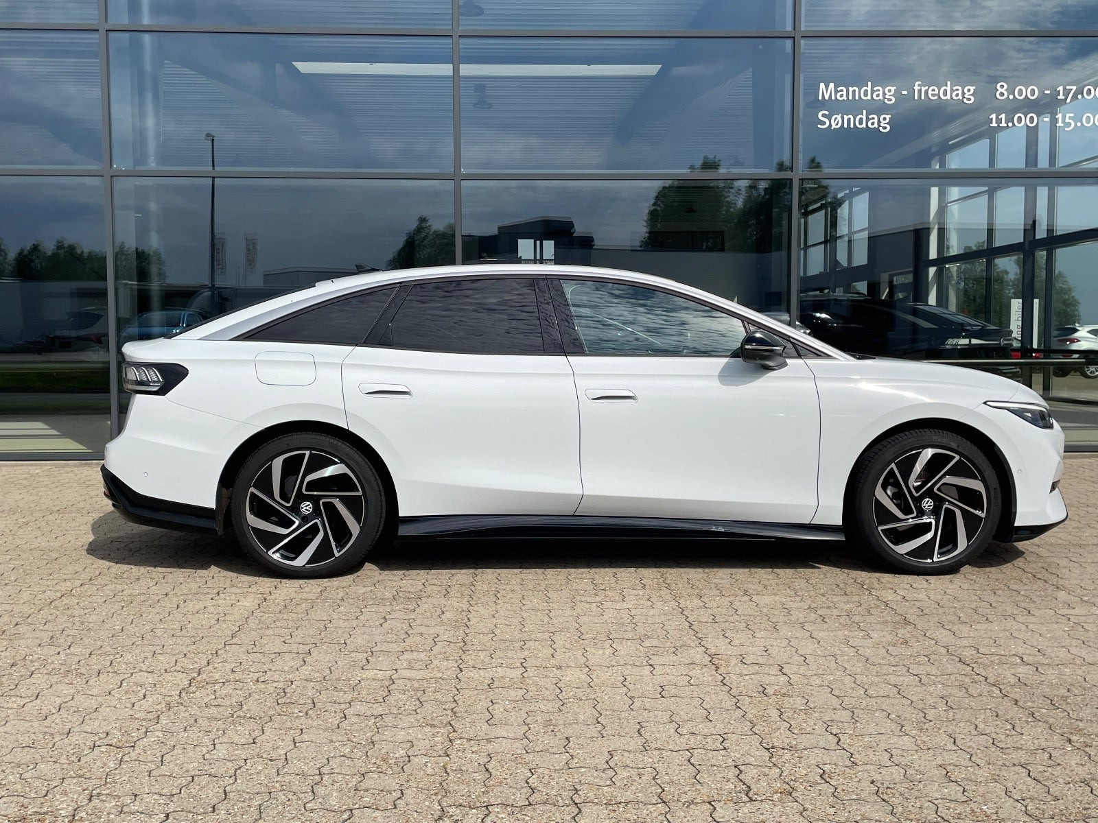 Hvid VW ID.7 fra 2025