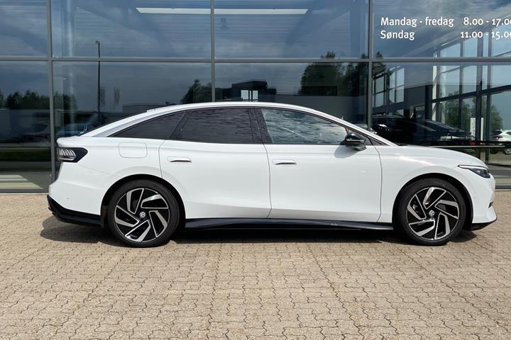 Hvid VW ID.7 fra 2025