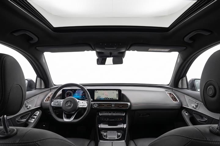 Orange Mercedes EQC400 fra 2021
