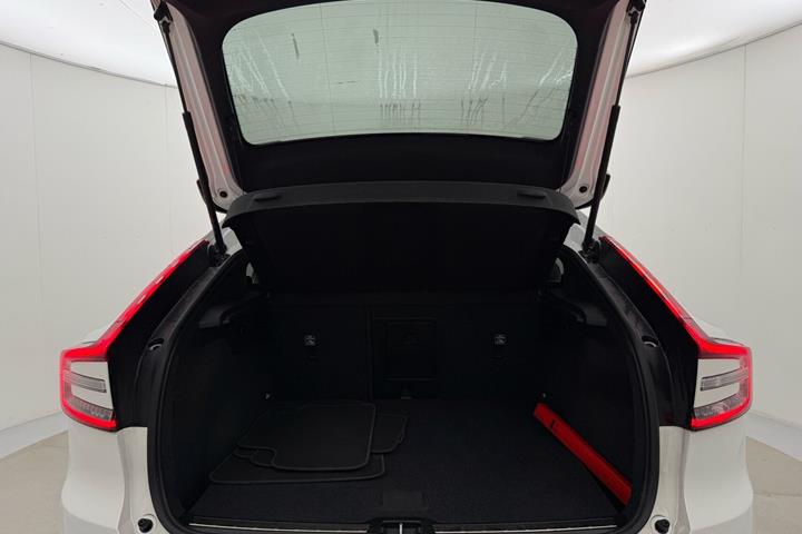 Hvid Volvo C40 fra 2023