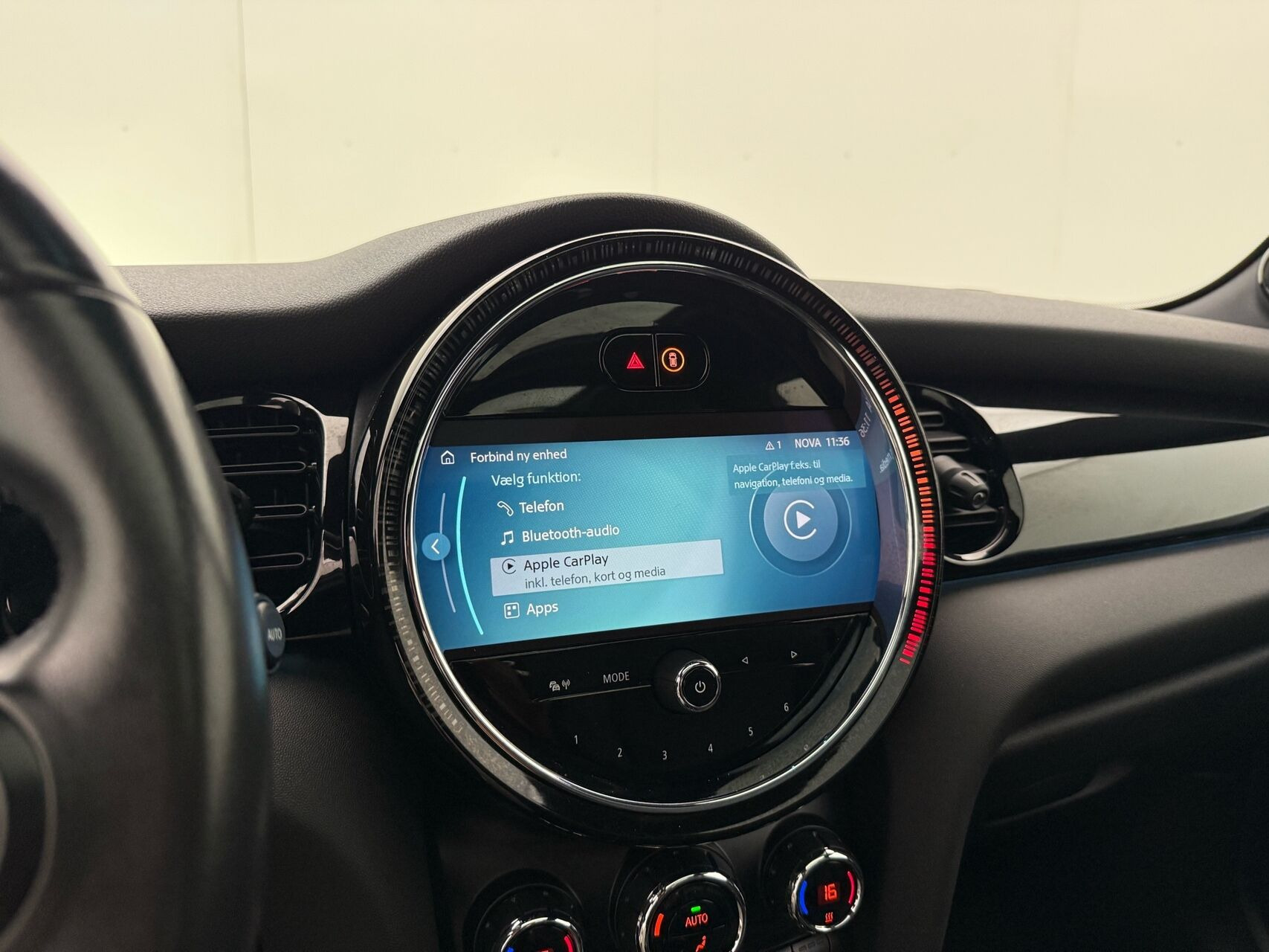 Grøn Mini Cooper fra 2023