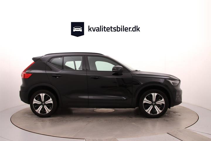 Sort Volvo XC40 fra 2023