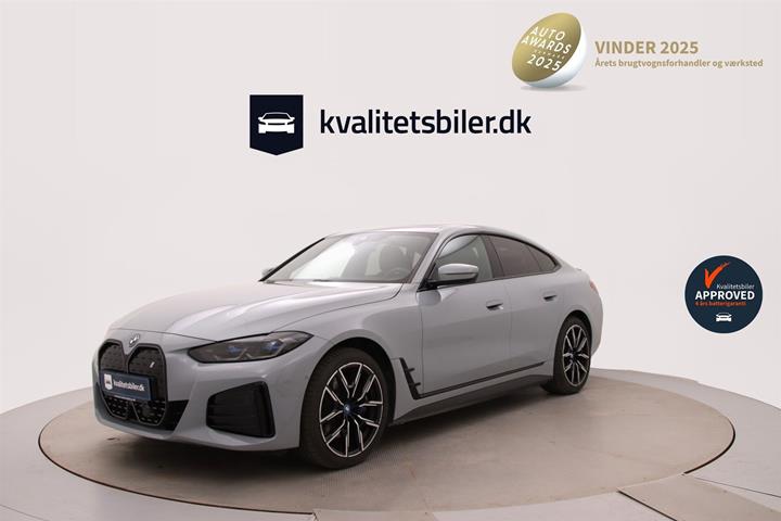 Grå BMW i4 fra 2024