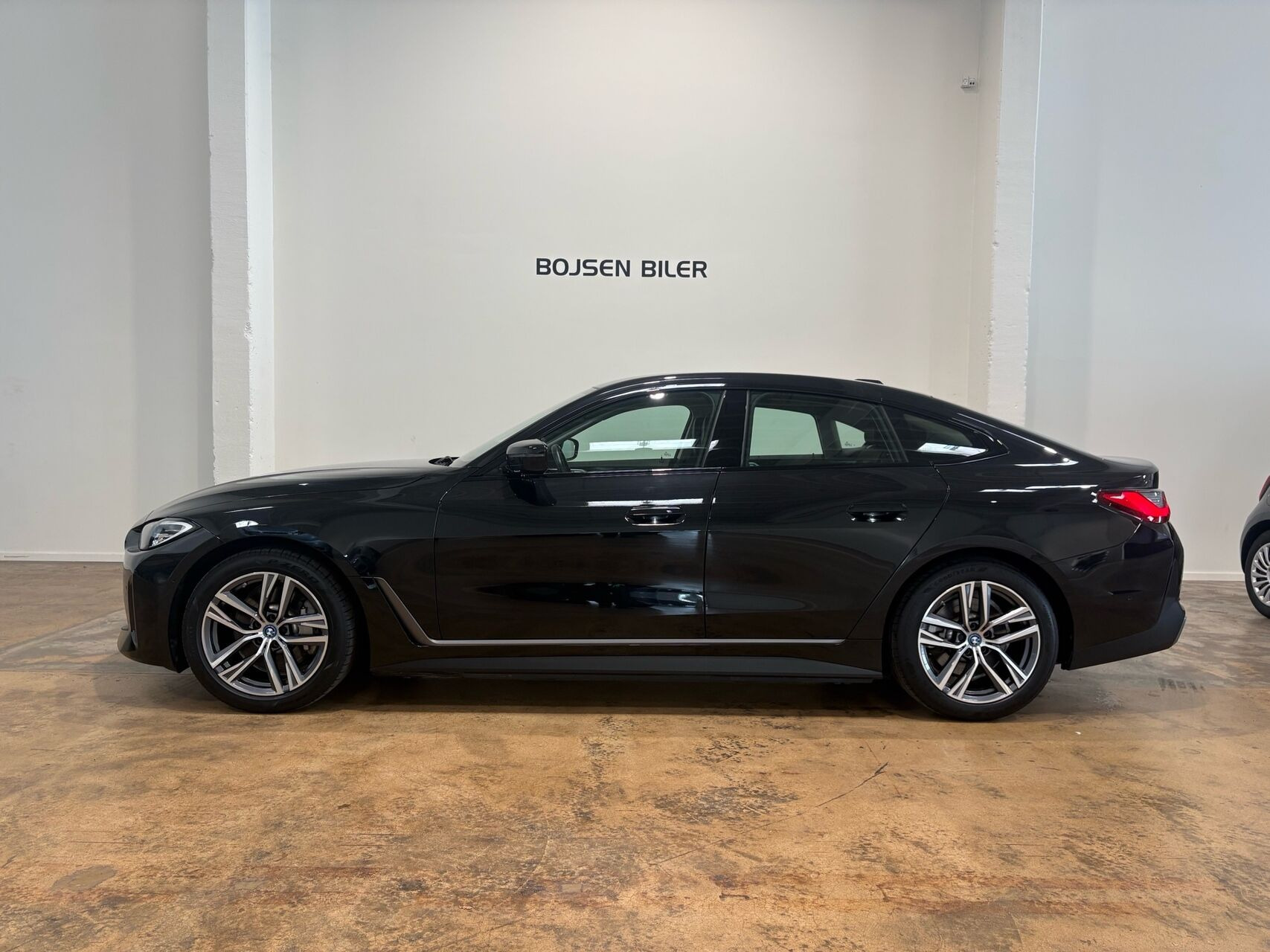 Sort BMW i4 fra 2023