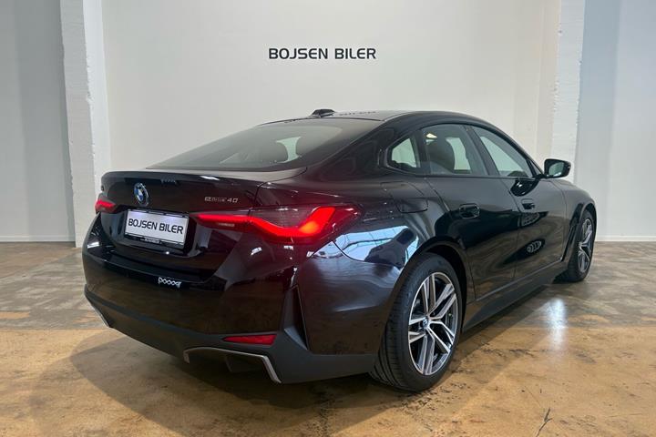 Sort BMW i4 fra 2023