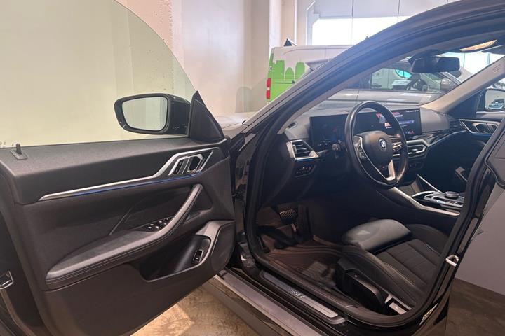 Sort BMW i4 fra 2023