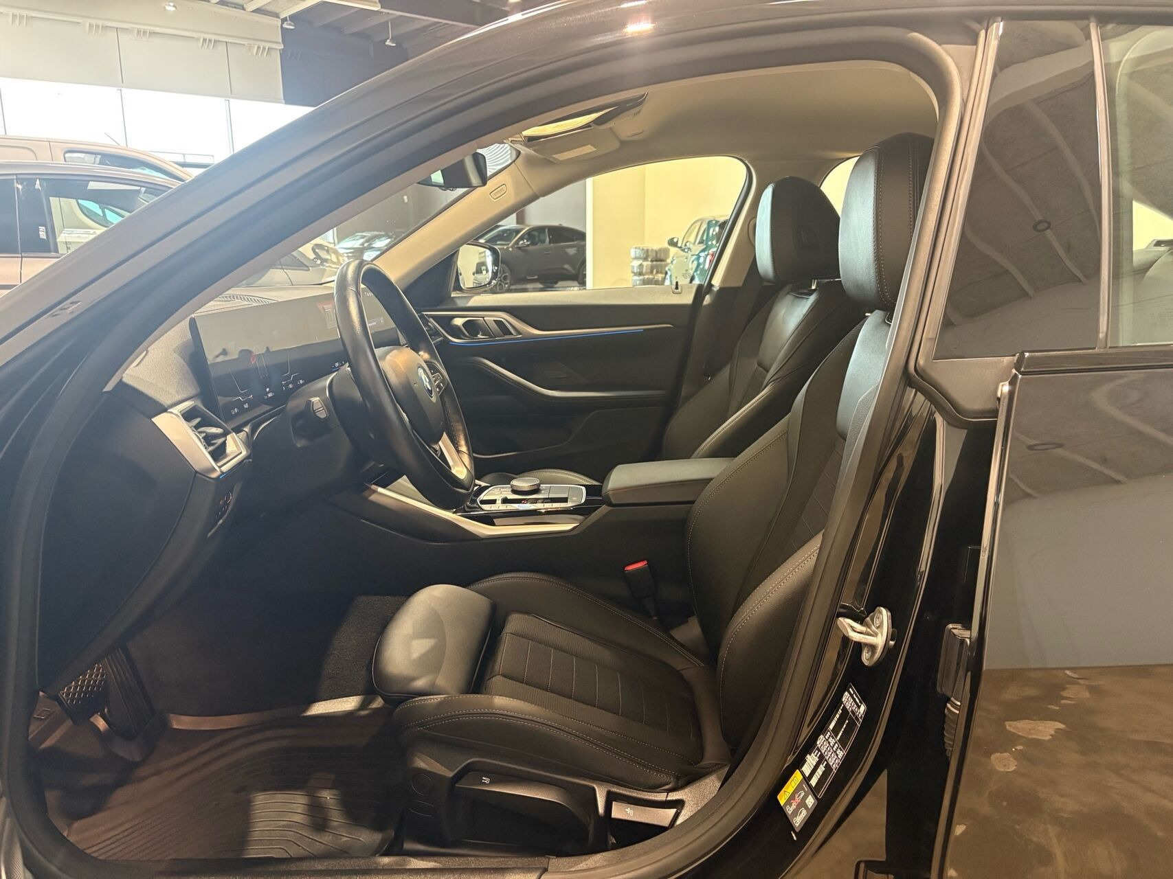 Sort BMW i4 fra 2023