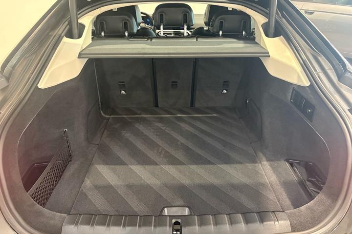 Sort BMW i4 fra 2023