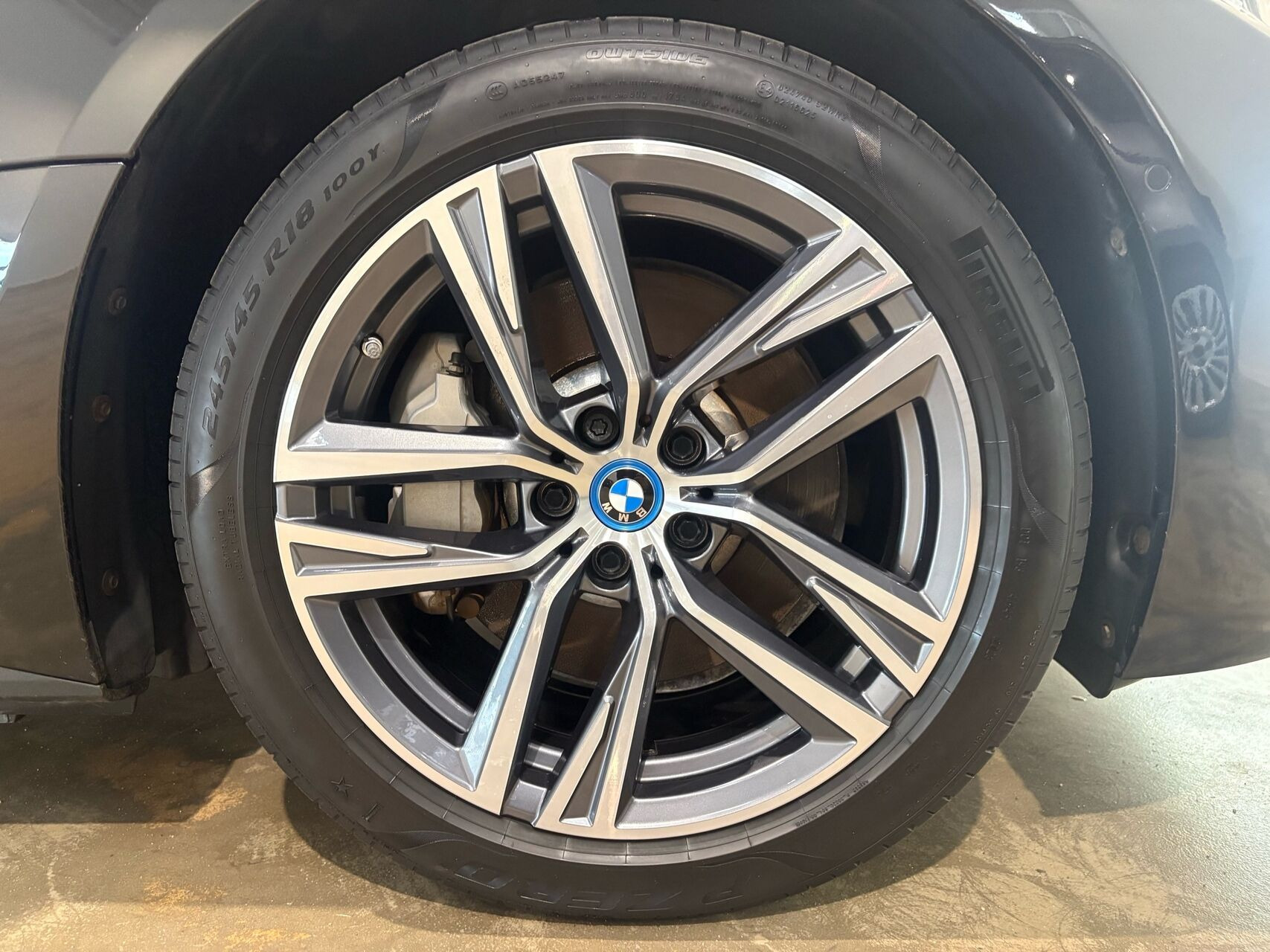 Sort BMW i4 fra 2023