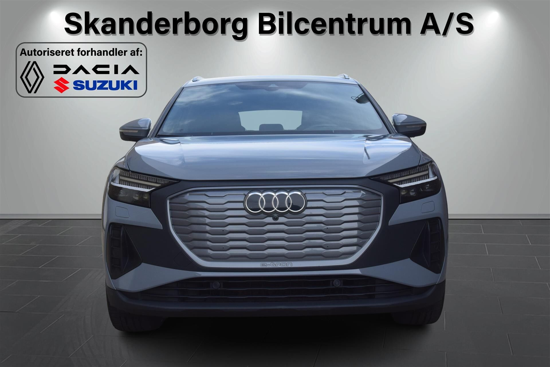 Grå Audi Q4 fra 2023
