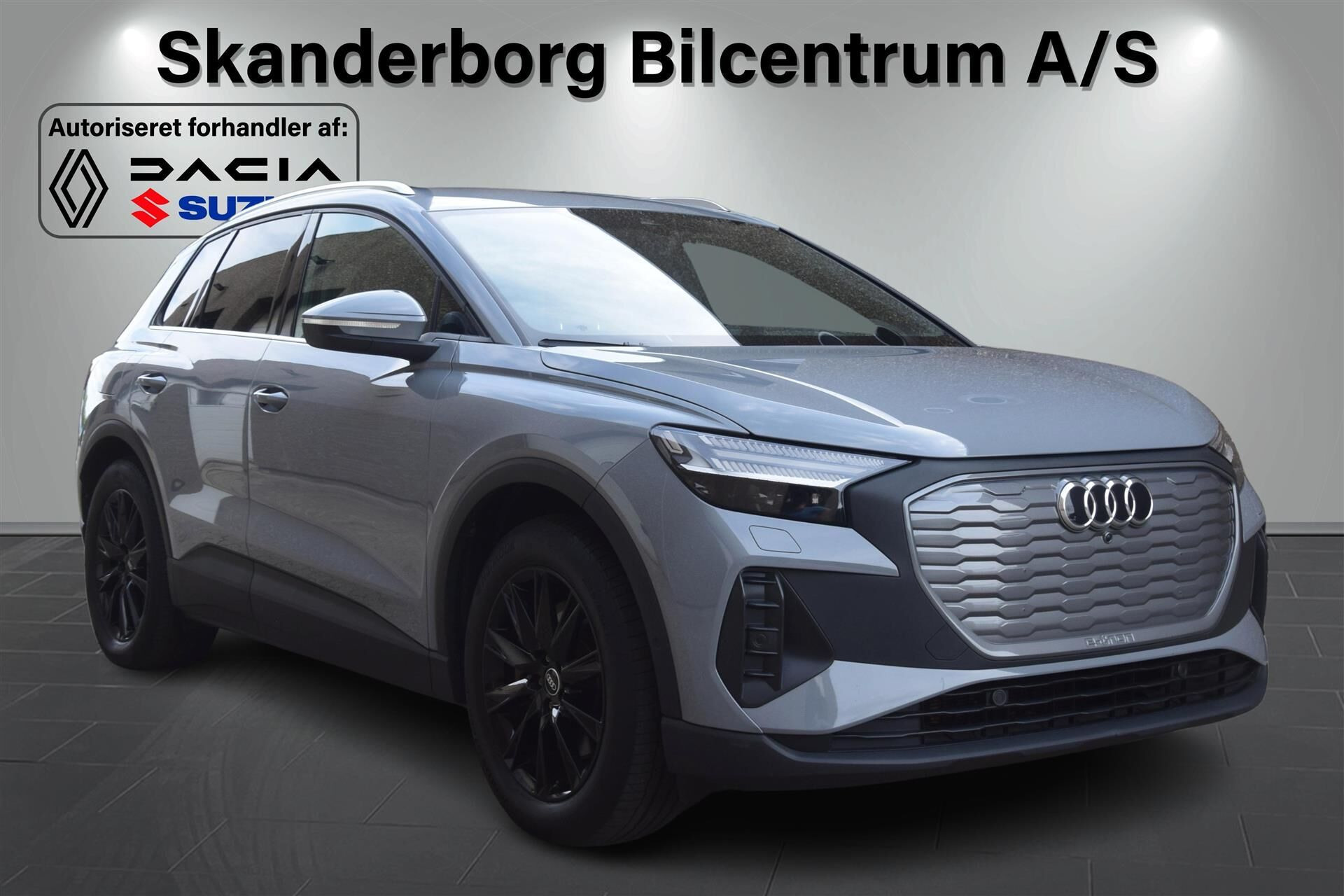 Grå Audi Q4 fra 2023