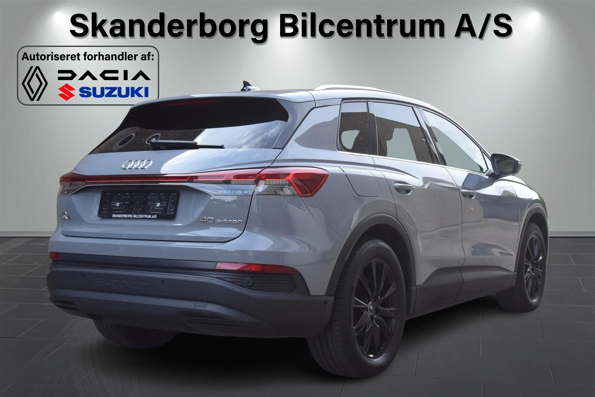 Grå Audi Q4 fra 2023