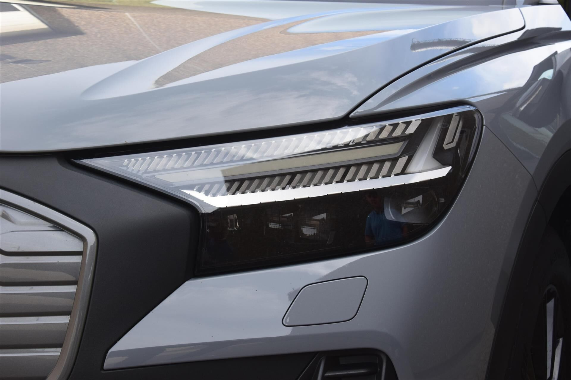 Grå Audi Q4 fra 2023