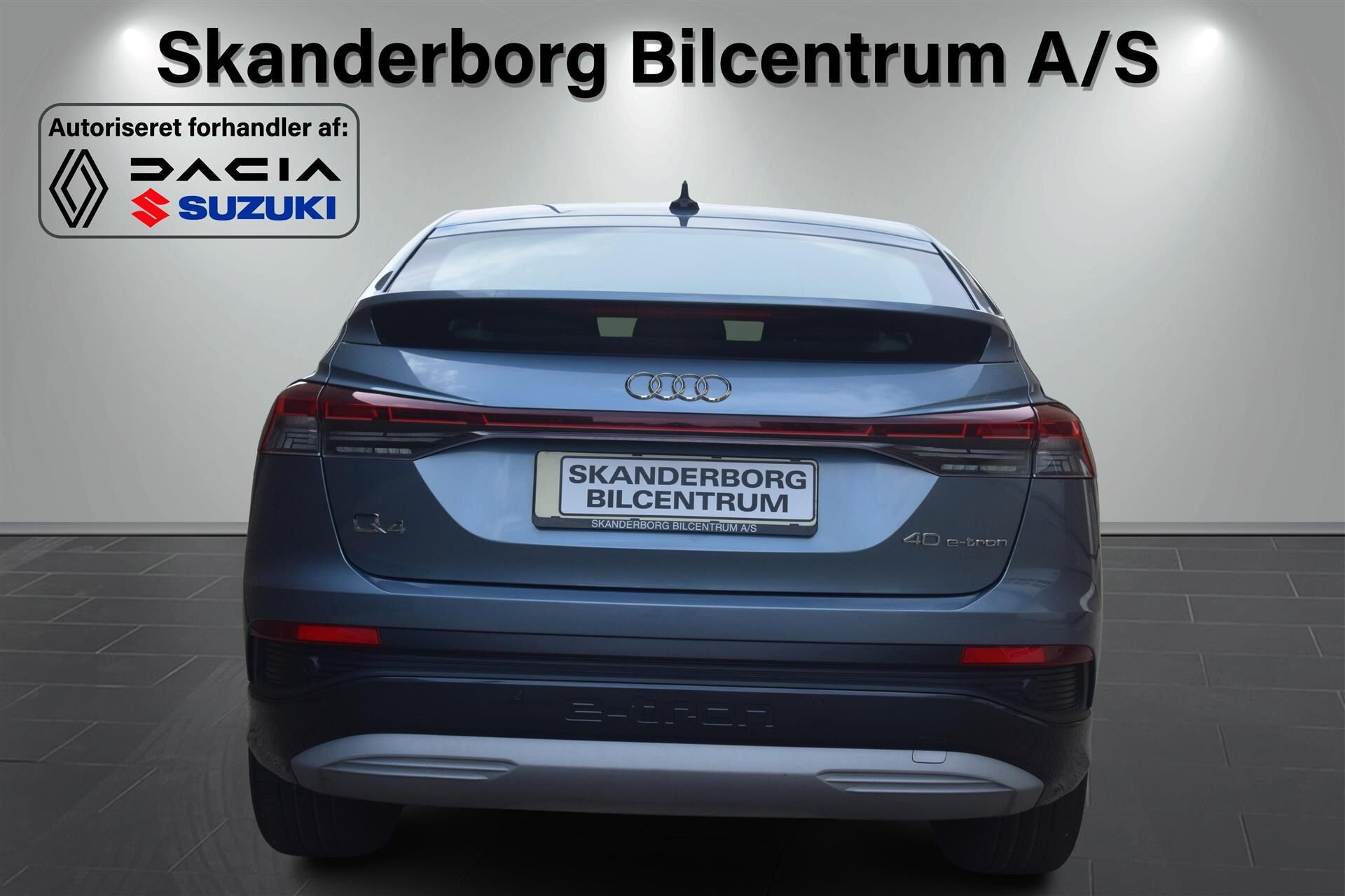 Grå Audi Q4 fra 2023