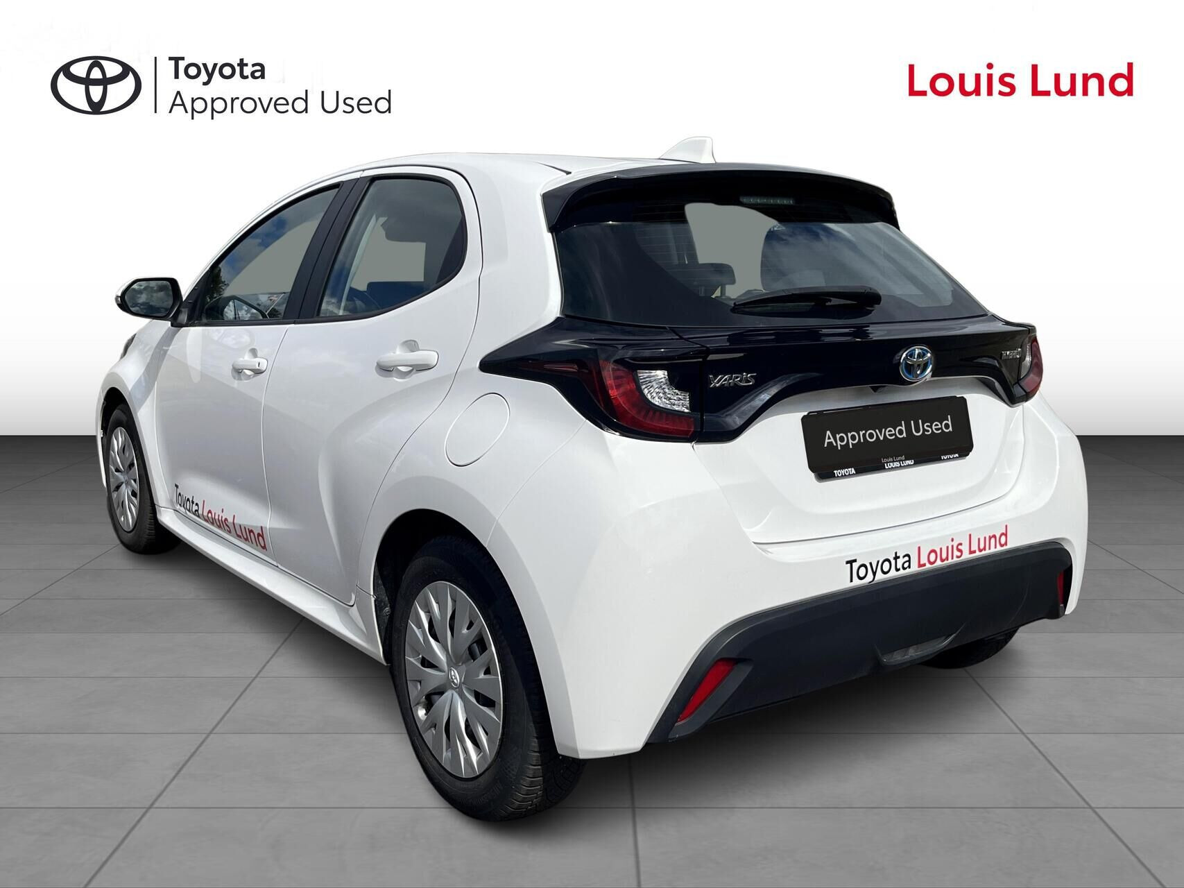 Hvid Toyota Yaris fra 2024
