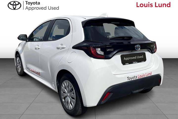 Hvid Toyota Yaris fra 2024