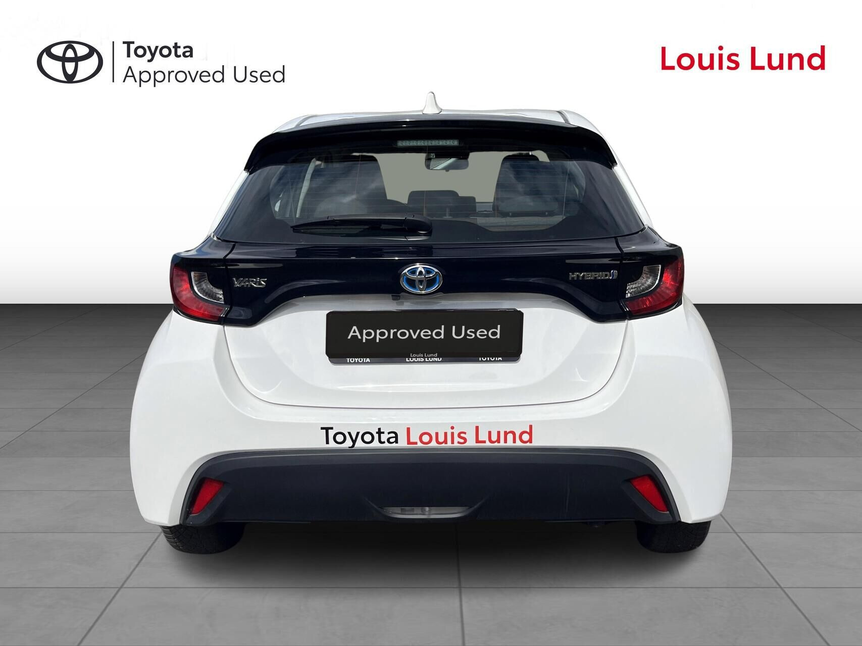 Hvid Toyota Yaris fra 2024