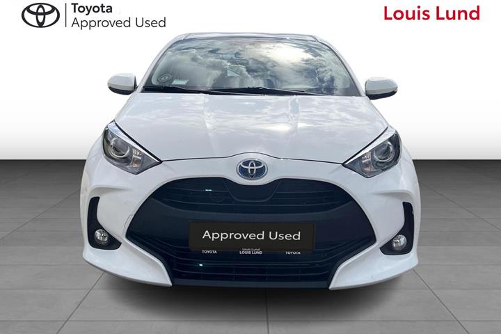 Hvid Toyota Yaris fra 2024