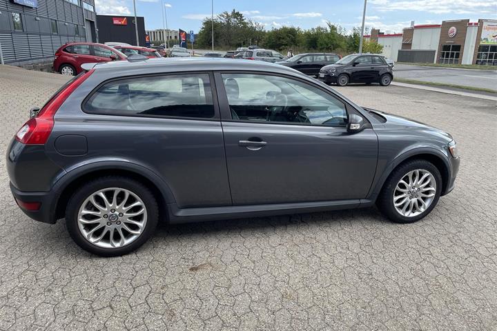 Grå Volvo C30 fra 2008