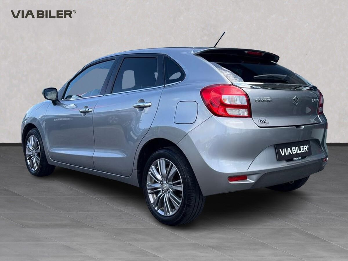 Grå Suzuki Baleno fra 2019