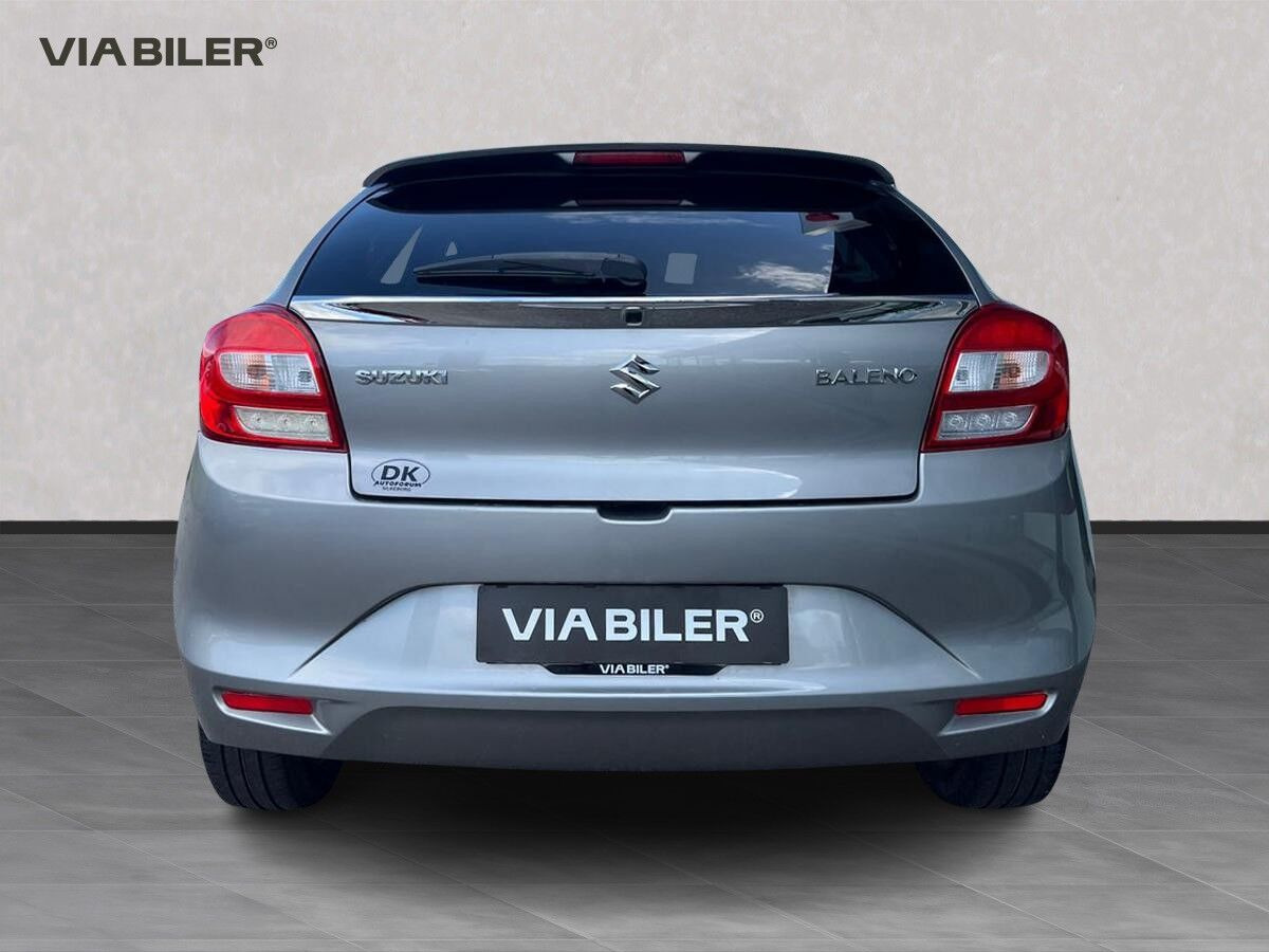 Grå Suzuki Baleno fra 2019