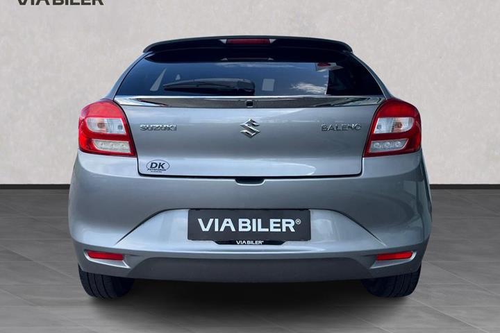 Grå Suzuki Baleno fra 2019