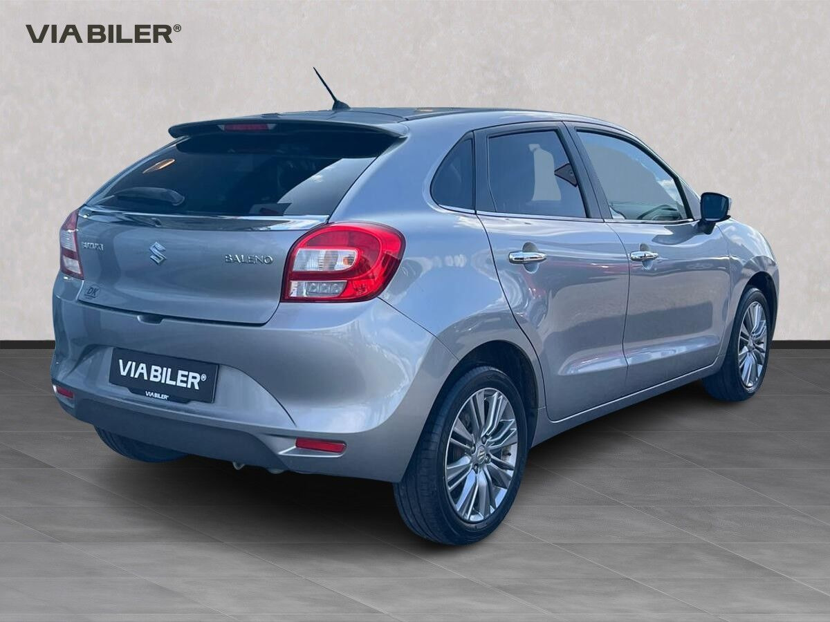 Grå Suzuki Baleno fra 2019