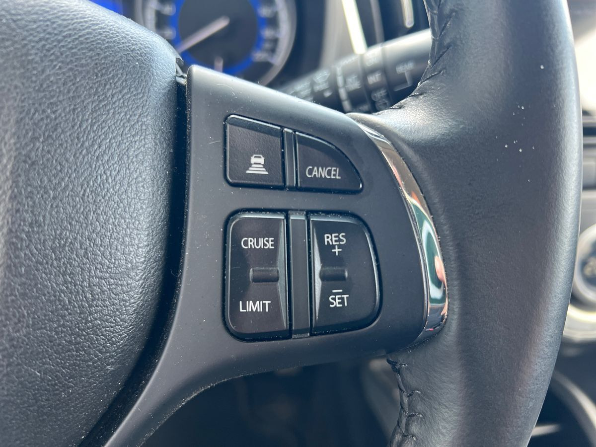 Grå Suzuki Baleno fra 2019
