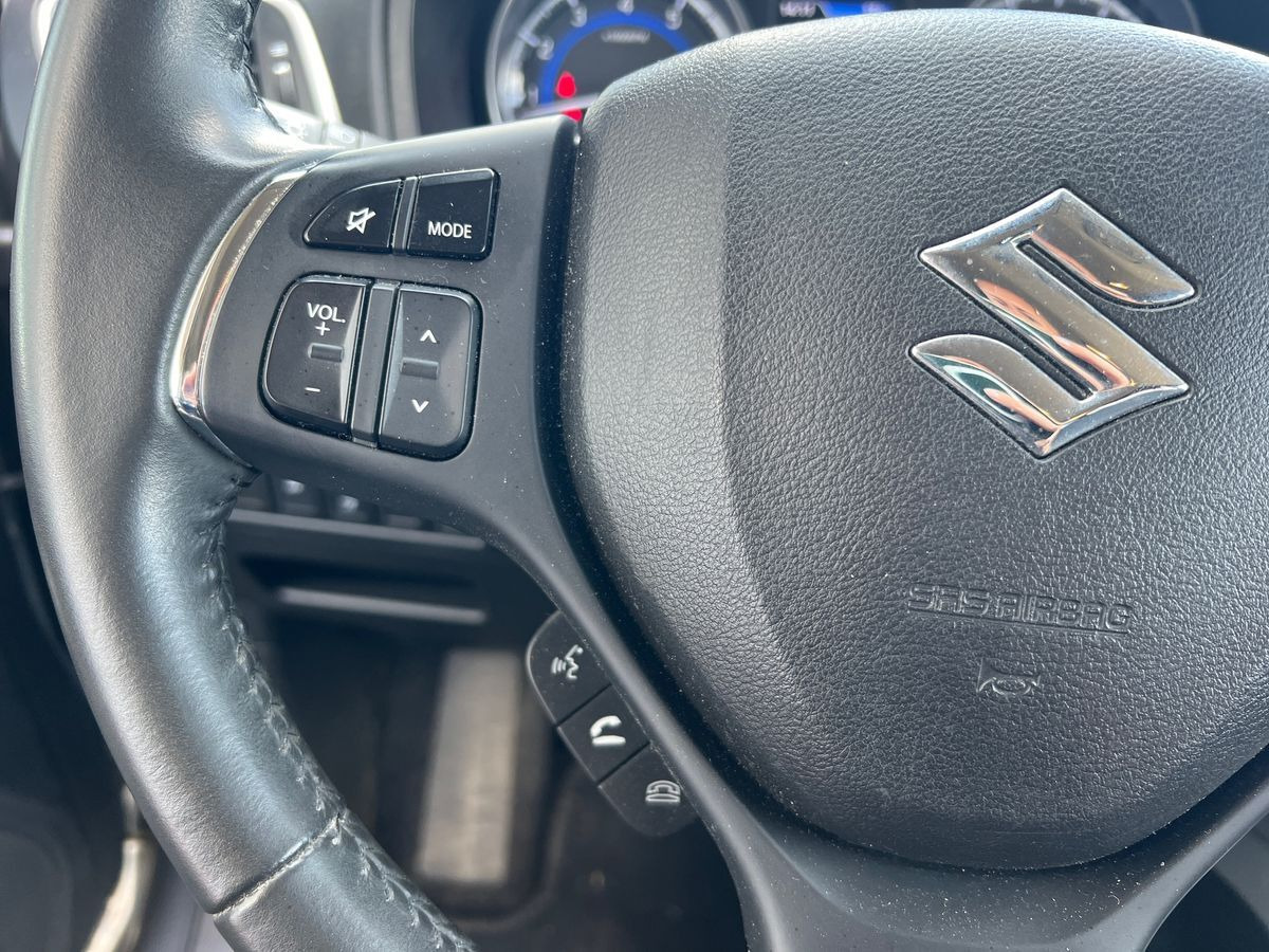Grå Suzuki Baleno fra 2019