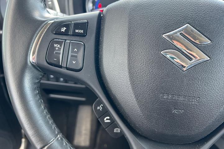 Grå Suzuki Baleno fra 2019
