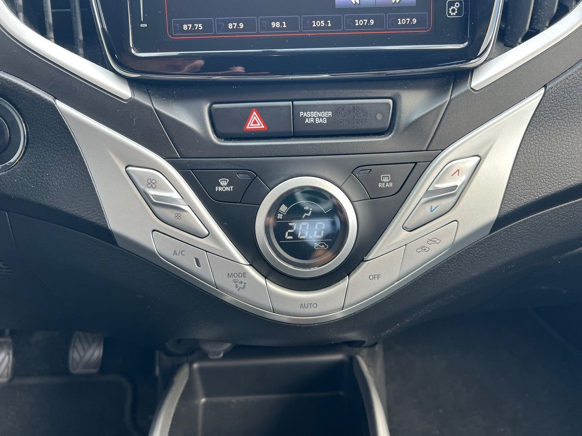 Grå Suzuki Baleno fra 2019