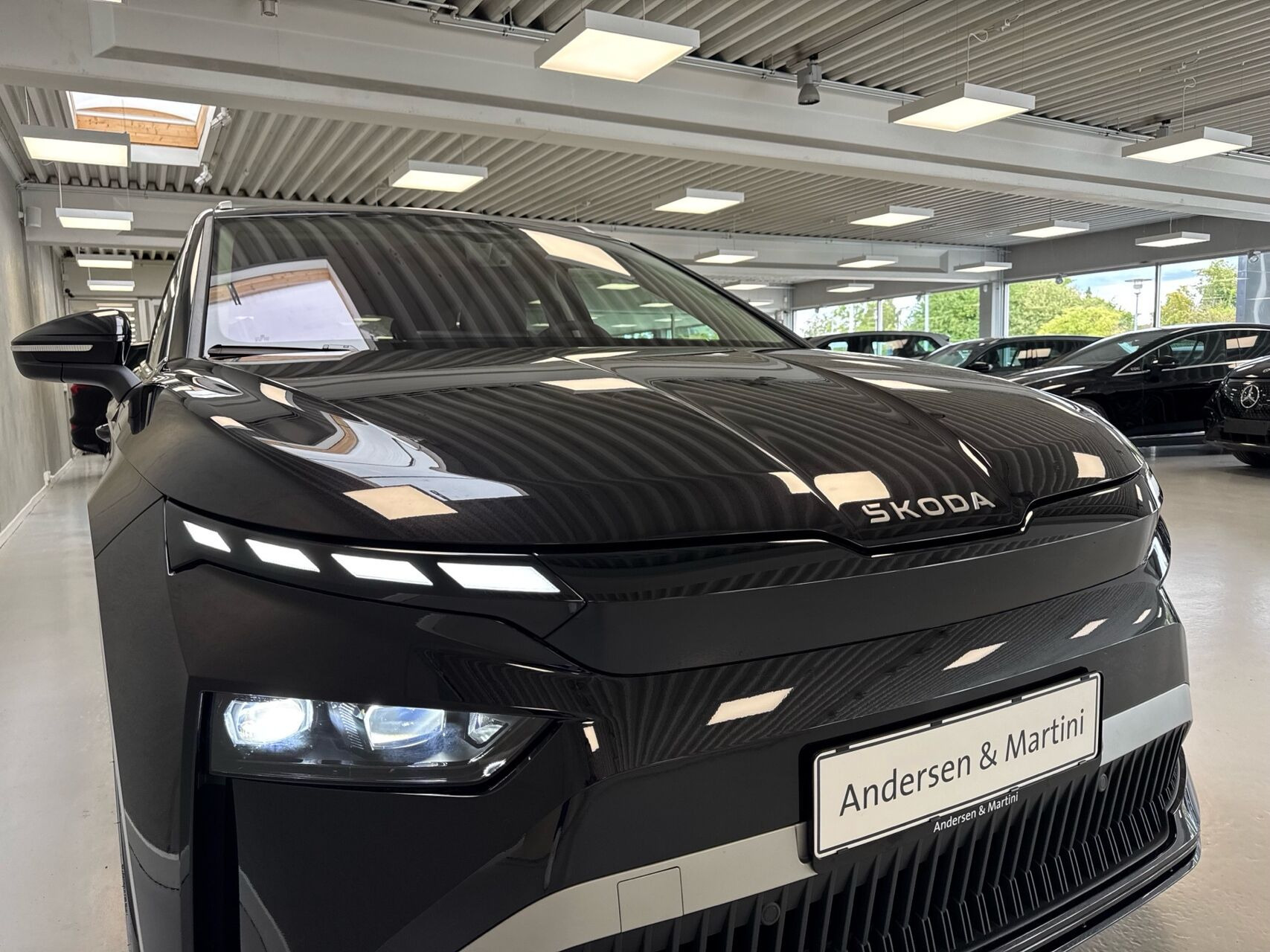Sort Skoda Enyaq fra 2026