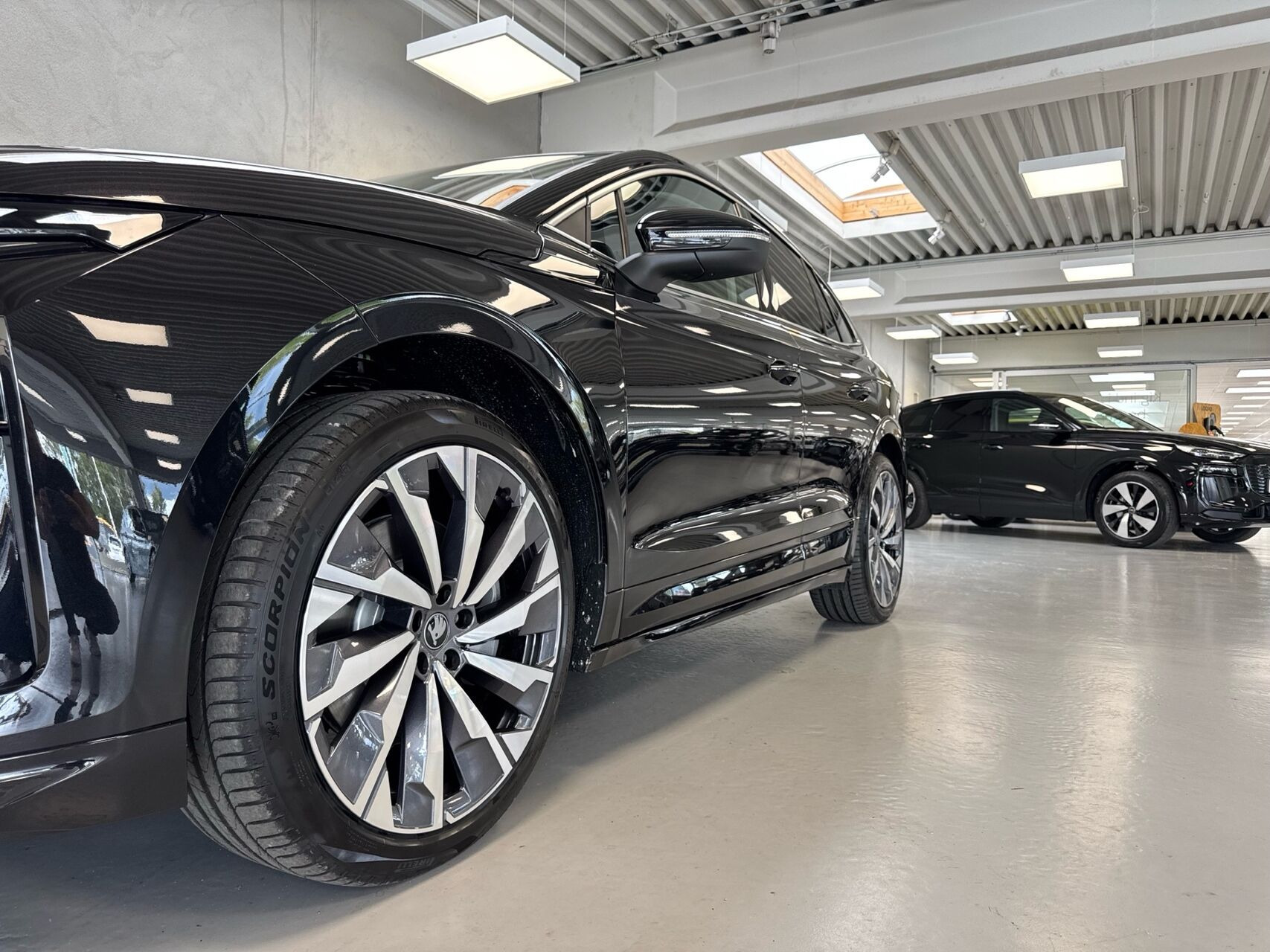 Sort Skoda Enyaq fra 2026