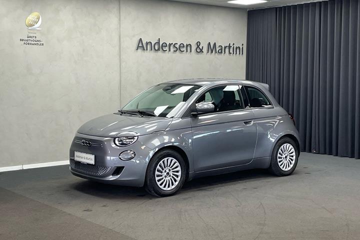 Grå Fiat 500e fra 2023