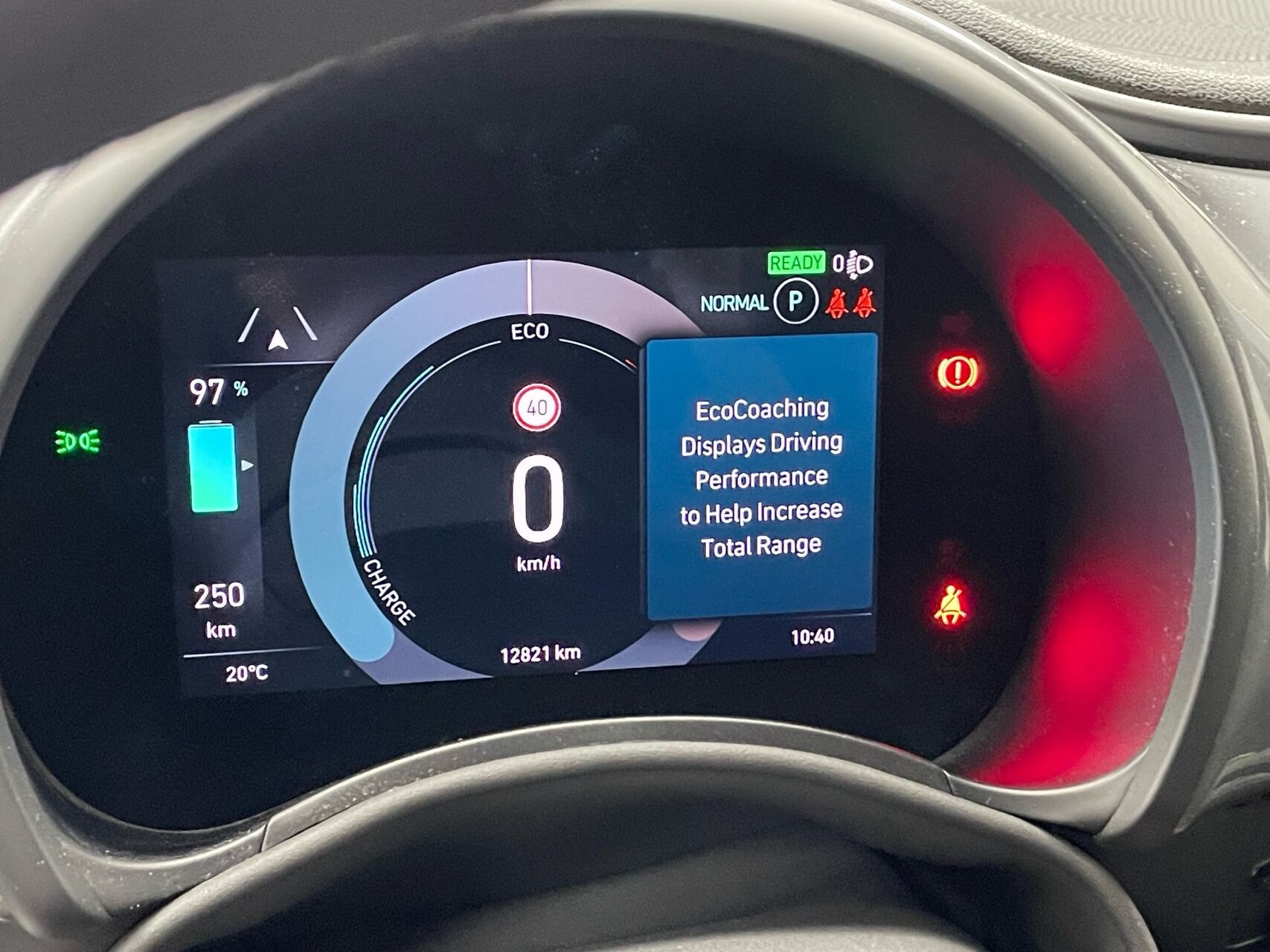 Grå Fiat 500e fra 2023