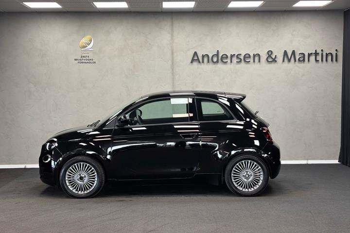 Sort Fiat 500e fra 2023