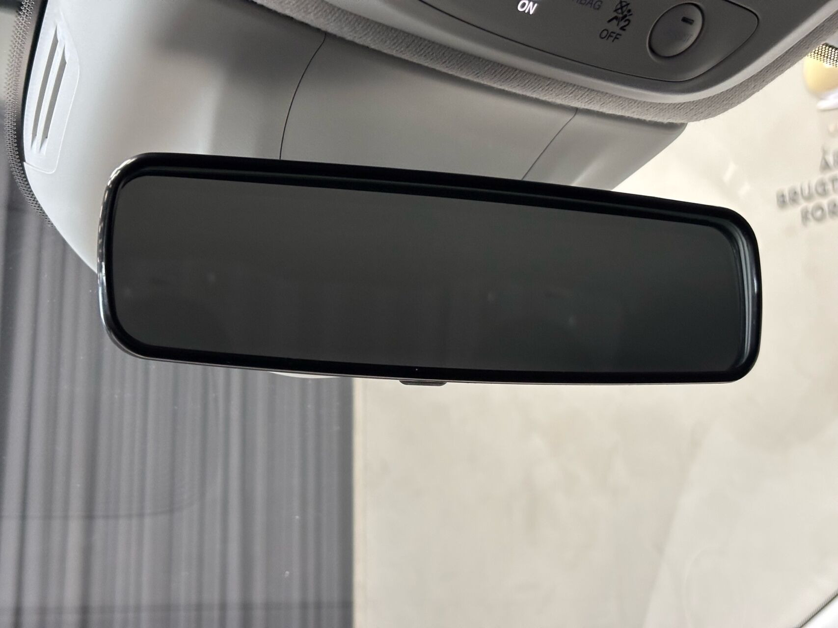 Hvid Fiat 500e fra 2023