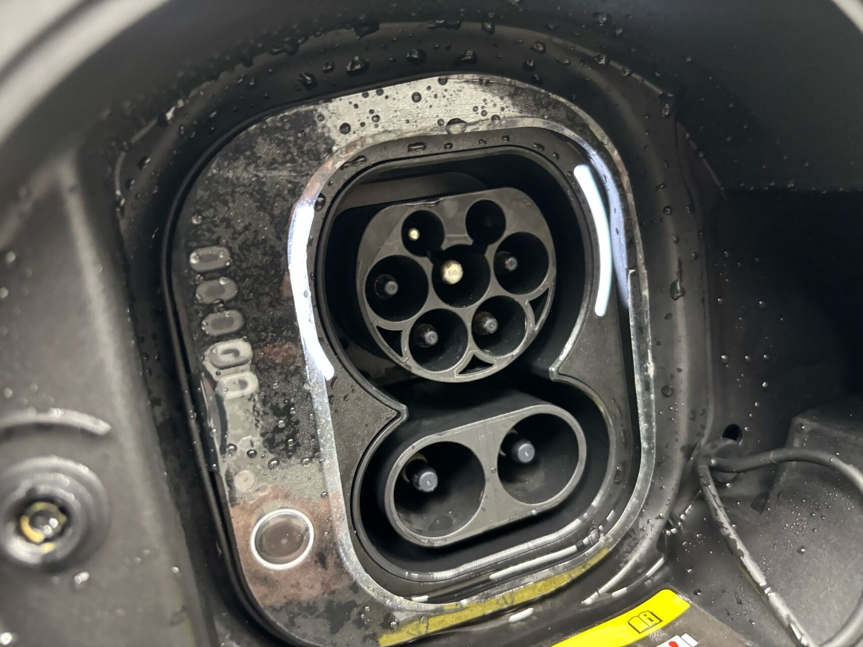 Hvid Fiat 500e fra 2023