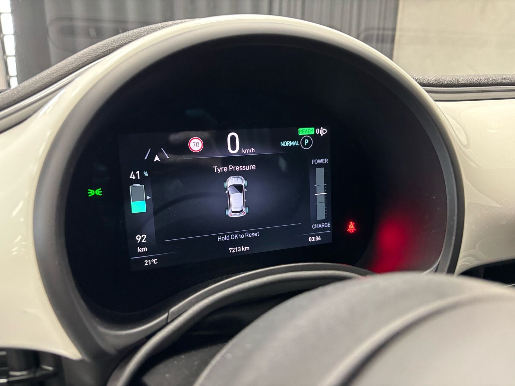 Hvid Fiat 500e fra 2023